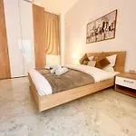 Address - The Golden Nest - Palace Of Parliament Area *