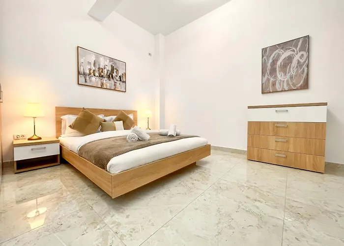 Address - The Golden Nest - Palace Of Parliament Area *