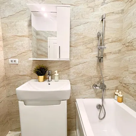 Address - The Golden Nest - Palace Of Parliament Area בוקרשט