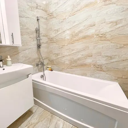 Address - The Golden Nest - Palace Of Parliament Area * בוקרשט